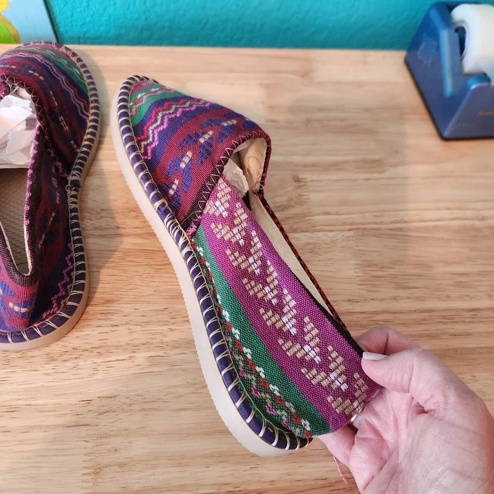Latinas Colorful Patterned‎ Women's Espadrilles, Size 7
